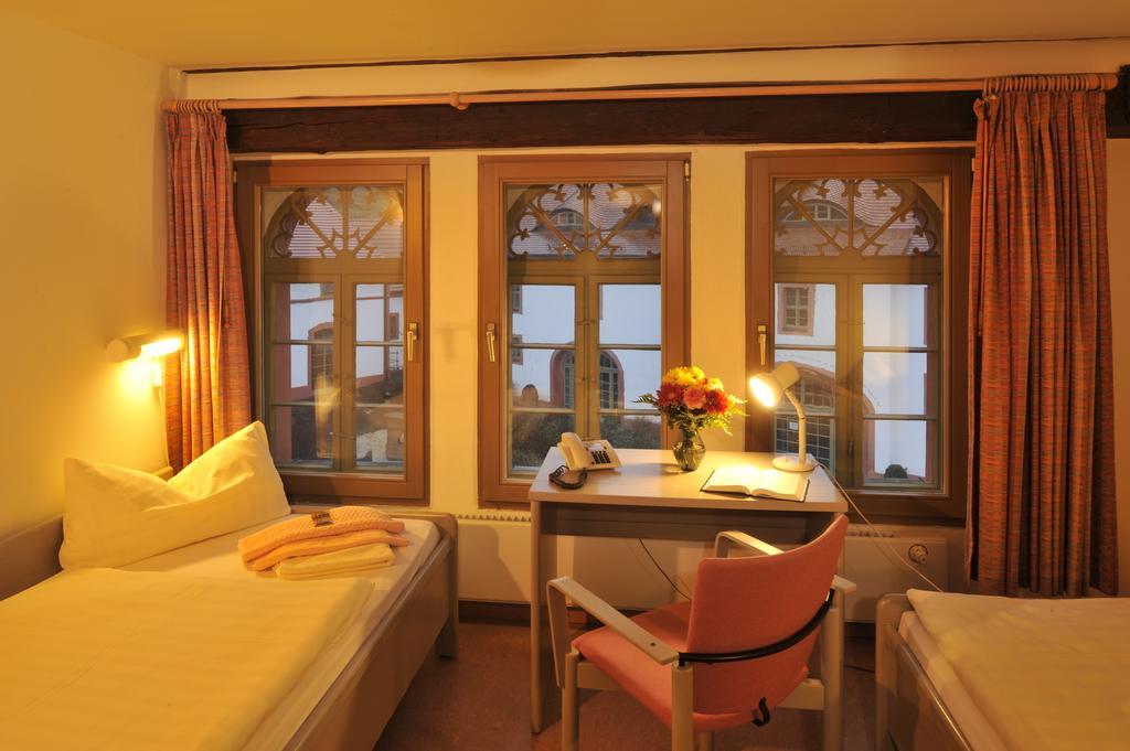 Gaestehaeuser St. Marienthal Quarto foto
